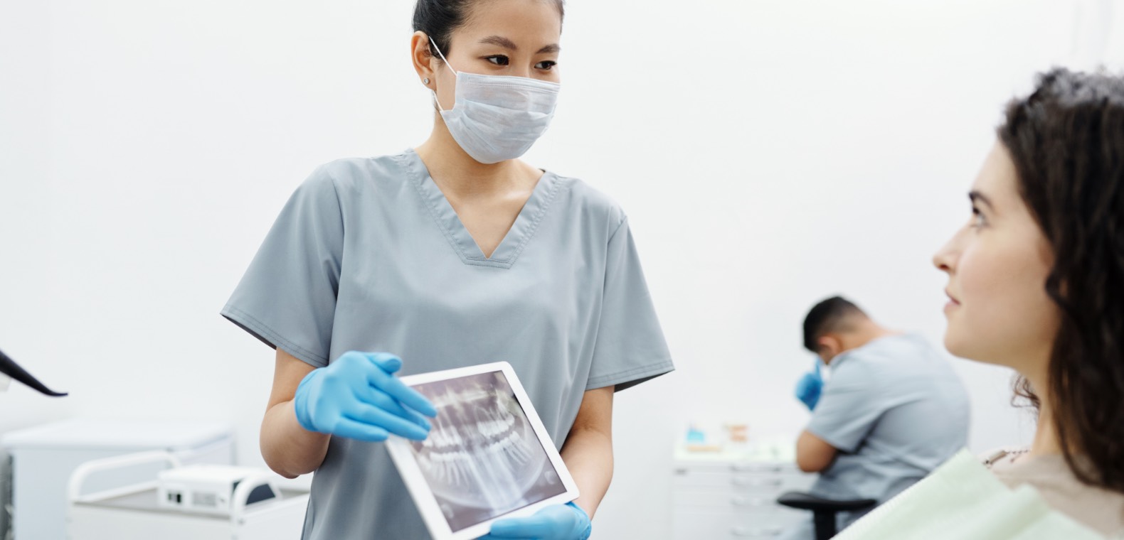 How to manage a dental emergency when you’re working overseas